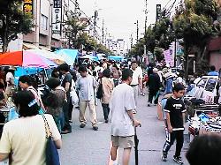 �Ђ܂�菤�X�X�̂�������̐l